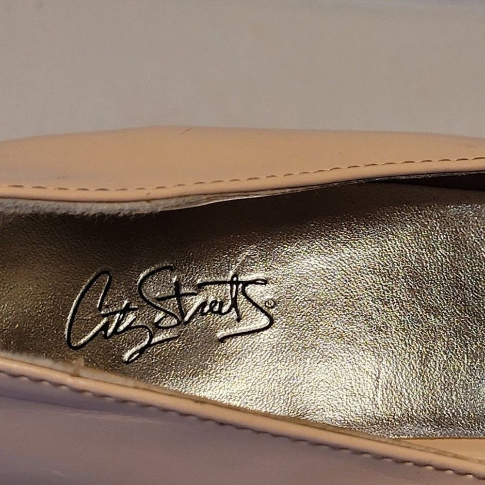 City Streets Pink Beige Tan High Heel Women's Closed Toe Shoes Pumps Size 8M - Picture 5 of 9